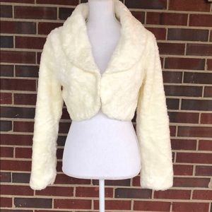 NWT Faux fur shawl